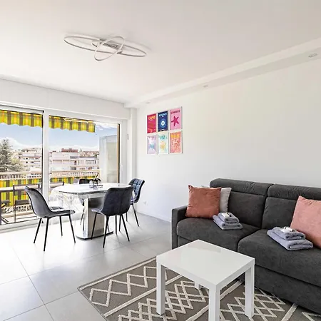 Elegance And Serenity With Terrace, View & A C Appartamento Cannes