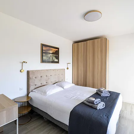 Elegance And Serenity With Terrace, View & A C *