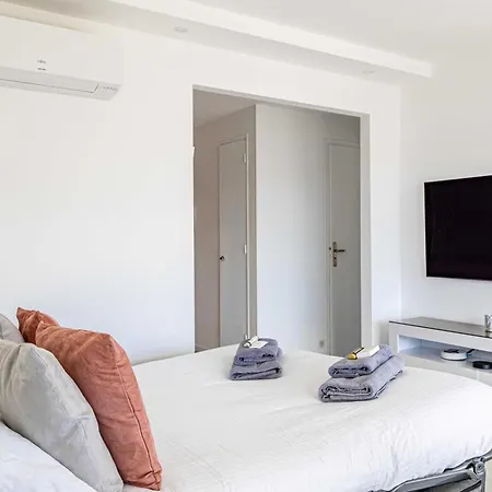Elegance And Serenity With Terrace, View & A C Appartamento Cannes